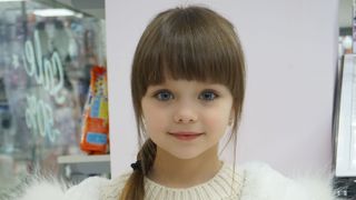 “世界一の美少女”アナスタシアちゃん、キッズ時計イメージモデルに