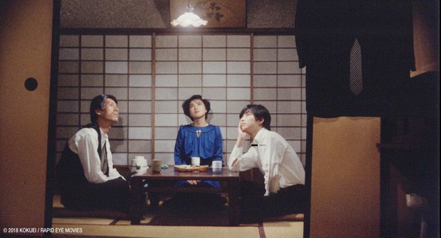 小津安二郎監督のカメラワークをオマージュしたという『変態家族 兄貴の嫁さん』