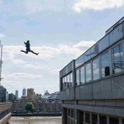 トム・クルーズ、骨折シーンも映画に使う!『ミッション:インポッシブル』第6弾予告編