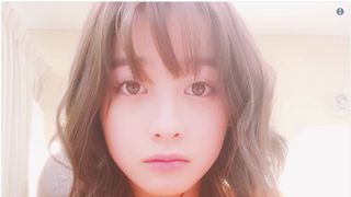 橋本環奈、おねむ…?投稿写真が話題に