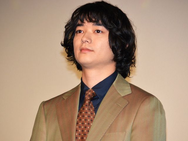 照れ笑いを浮かべていた染谷将太