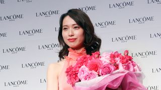 戸田恵梨香、日本人初ランコムミューズに！30代は「楽しみ」