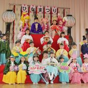 可愛い!プリキュアが幼稚園児たちと“生きびな様”ひなまつり!