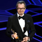 ゲイリー・オールドマン初主演男優賞!チャーチル首相役で驚異の変貌