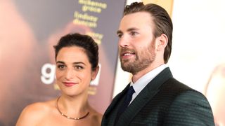 クリス・エヴァンスとジェニー・スレイト、また破局