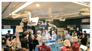 写っているのは…？二宮和也主演「ブラックペアン」オペ室の写真が話題