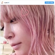 浜崎あゆみ、ピンク髪ショットに「やばかわ」と反響!