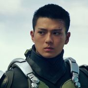 新田真剣佑、『パシリム』新作で怪獣と激突!本編映像公開