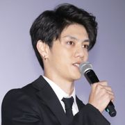 仮面ライダー鎧武などの青木玄徳、逮捕 強制わいせつ致傷容疑