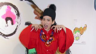 のん、初個展で海外展覧会にも色気