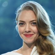 アマンダ・セイフライド、人生ドラマ小説の映画化で主人公の妻役