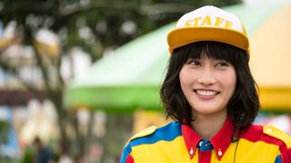 橋本愛、波瑠の先輩に!映画『オズランド』で遊園地の従業員役