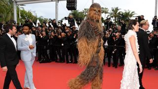 カンヌが『スター・ウォーズ』一色に!チューバッカもレッドカーペットをかっ歩