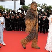 カンヌが『スター・ウォーズ』一色に!チューバッカもレッドカーペットをかっ歩