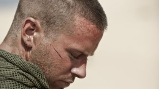 アーミー・ハマー初の丸刈りになる瞬間！貴重メイキング映像公開
