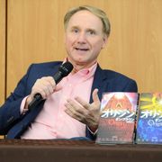 『ダ・ヴィンチ・コード』原作者、宗教と科学技術の対立を描くワケ!