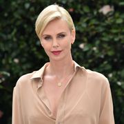 シャーリーズ・セロン、セクハラ訴えた実在のキャスターに