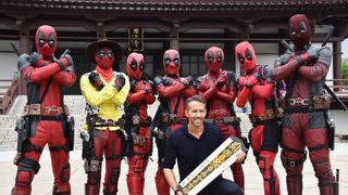 デッドプール俳優R・レイノルズ『ウルヴァリン』ロケ地も訪問!バスで東京観光