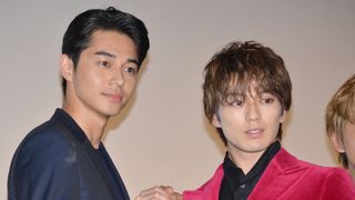 東出昌大&新田真剣佑『OVER DRIVE』初日に歓喜!早くもシリーズ化に意欲