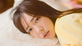 新垣結衣、脱力系女子に!新CMで布団にごろ~り