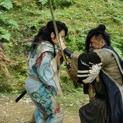 もはやプロレス!『パンク侍』綾野剛の珍殺陣シーン公開