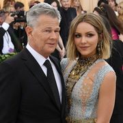 「SCORPION」女優、34歳年上の音楽プロデューサーと婚約