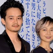 池松壮亮、知らない人の毛を食べさせられ…『君が君で君だ』衝撃の撮影秘話