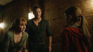 『ジュラシック・ワールド』新作、オーウェン＆クレアの葛藤！本編映像