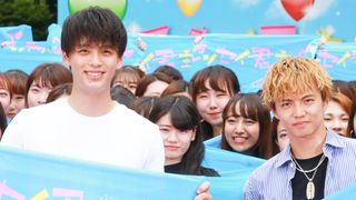 竹内涼真、佐藤大樹のサプライズダンスに感激!