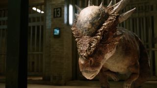 『ジュラシック・ワールド』頭突き恐竜スティギーが可愛い！ファン急増中