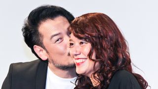 LiLiCo、小田井涼平と夫婦ツーショット披露 サプライズの手紙に涙