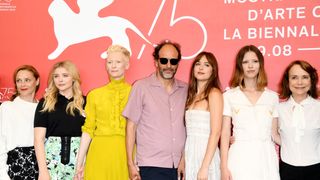 『君の名前で僕を呼んで』監督に美女たちが感謝!ティルダ・スウィントンは一人二役の噂を全否定!