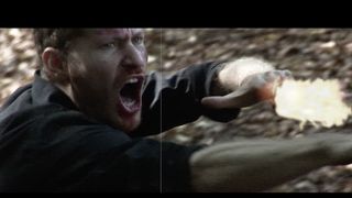 ろう者のスーパーヒーロー映画、監督が手話で作品解説!