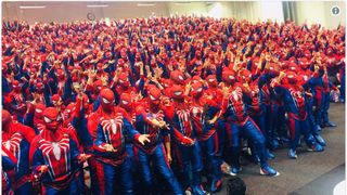 547人でスパイダーマンの仮装！ギネス世界記録を達成