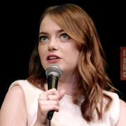 エマ・ストーン新作は注目の異色時代劇、監督らと語る
