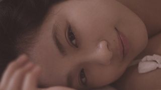 平祐奈、大人の魅力あふれる!二十歳の誕生日に写真集が発売