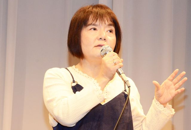 認知症の母と、介護をする父の姿を捉えた映画『ぼけますから、よろしくお願いします。』のトークショーに登壇した信友直子監督