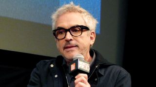アルフォンソ・キュアロン監督、注目の新作モノクロ映画を語る