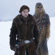 チューバッカと雪合戦!ハン・ソロ映画の未公開シーン