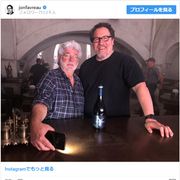 ジョージ・ルーカス、スター・ウォーズ実写ドラマ撮影現場を訪問!