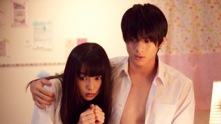 平野紫耀、シャツはだける…『ういらぶ。』新写真