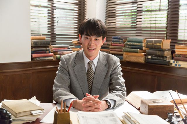 「まんぷく」菅田将暉のスーツ姿が公開！シャイな弁護士役で中盤から登場
