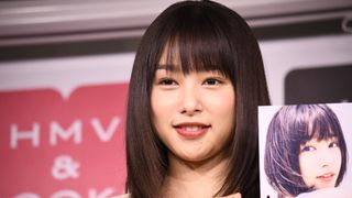 桜井日奈子、大人へ一歩「色気」を意識したカレンダーブック