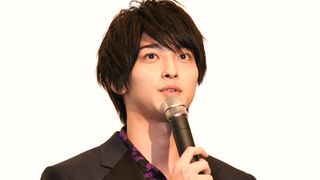 横浜流星、感極まって涙流した真野恵里菜を優しくフォロー！