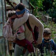 “それ”を見てはいけない!Netflix映画『バード・ボックス』12月21日配信