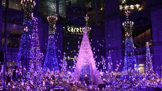 『アナ雪』＆『ラプンツェル』イルミネーションショー開幕！Beverly、幻想的な光にうっとり