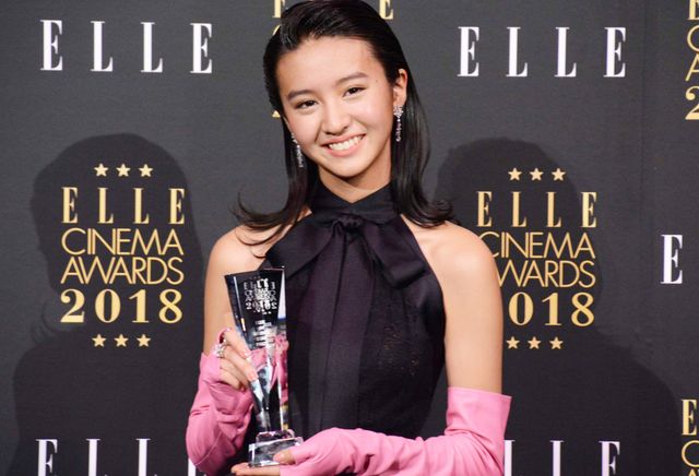 「エル ガール ライジングスター賞」を受賞したKoki,