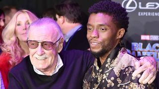 『ブラックパンサー』チャドウィック・ボーズマンさん、スタン・リーさんを楽器演奏で追悼