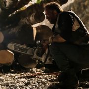 ニコラス・ケイジ狂気のチェーンソーバトル!『マンディ』本編映像