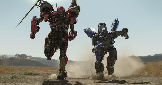 3段変形! シャッターとドロップキック